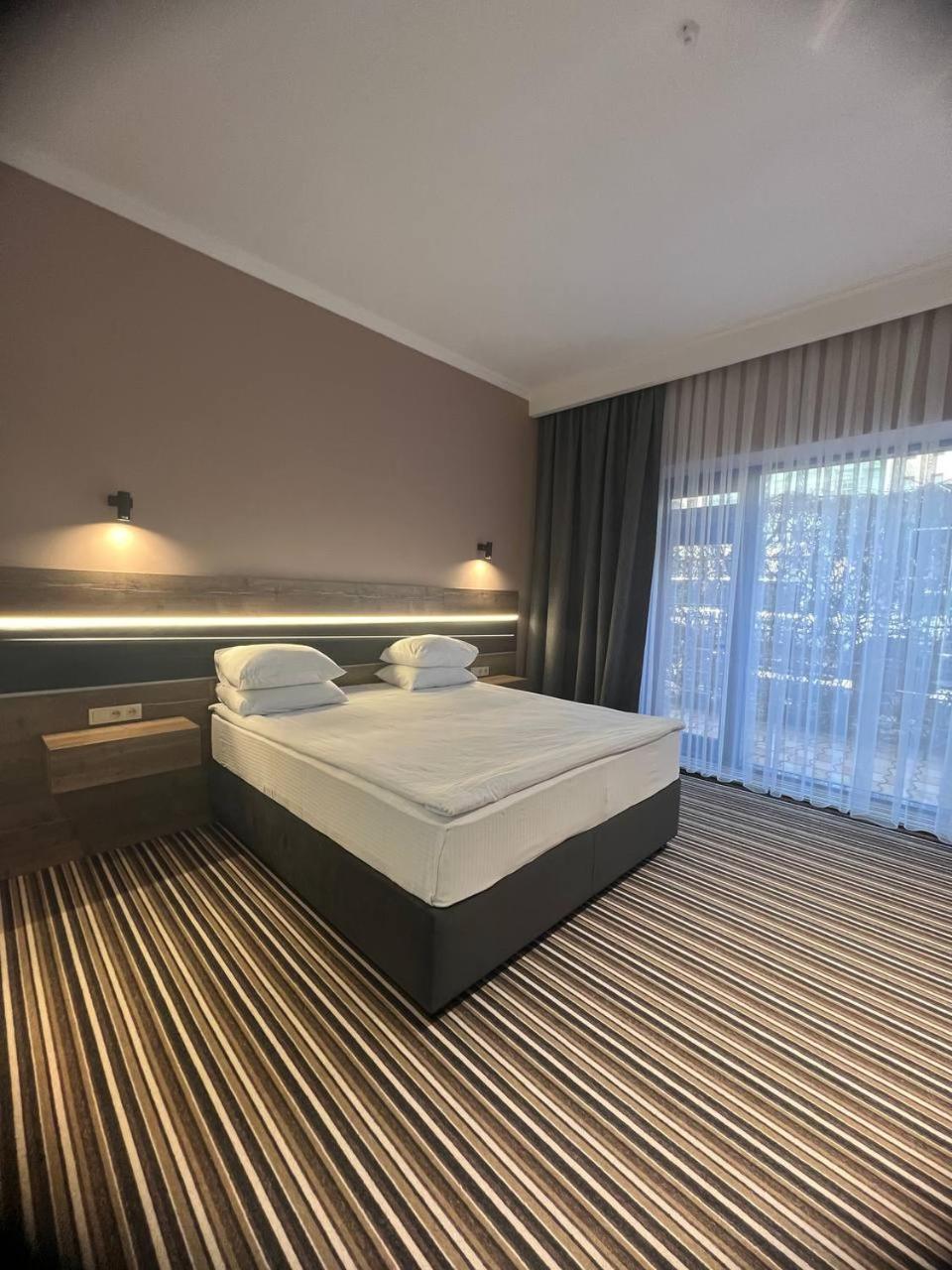 Sapar Standart Hotel شيمكنت المظهر الخارجي الصورة