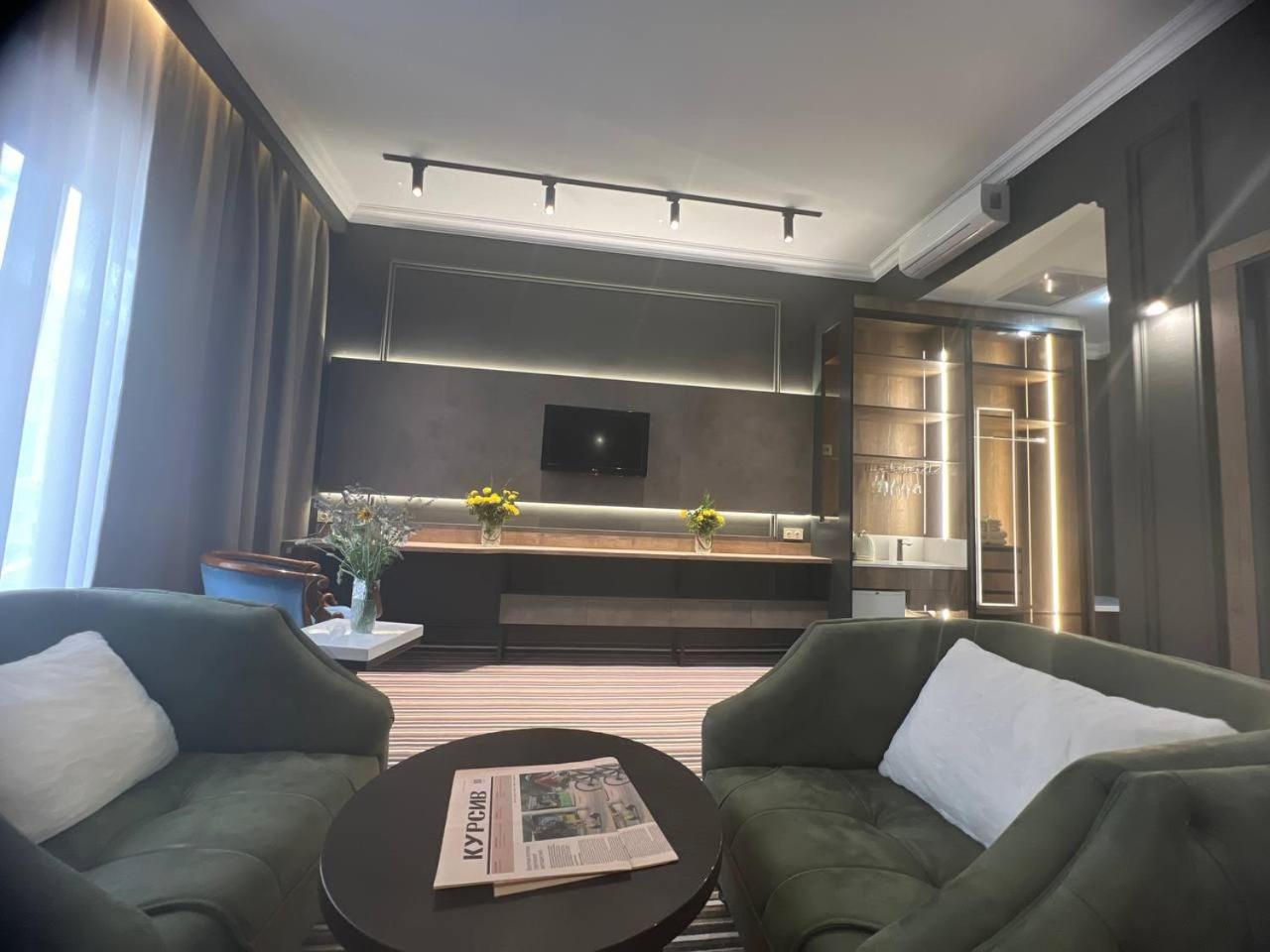 Sapar Standart Hotel شيمكنت المظهر الخارجي الصورة