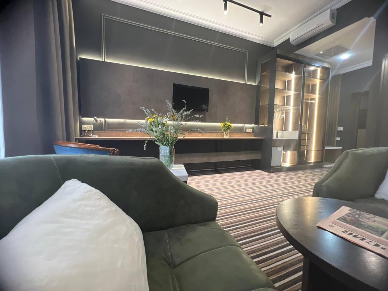 Sapar Standart Hotel شيمكنت المظهر الخارجي الصورة