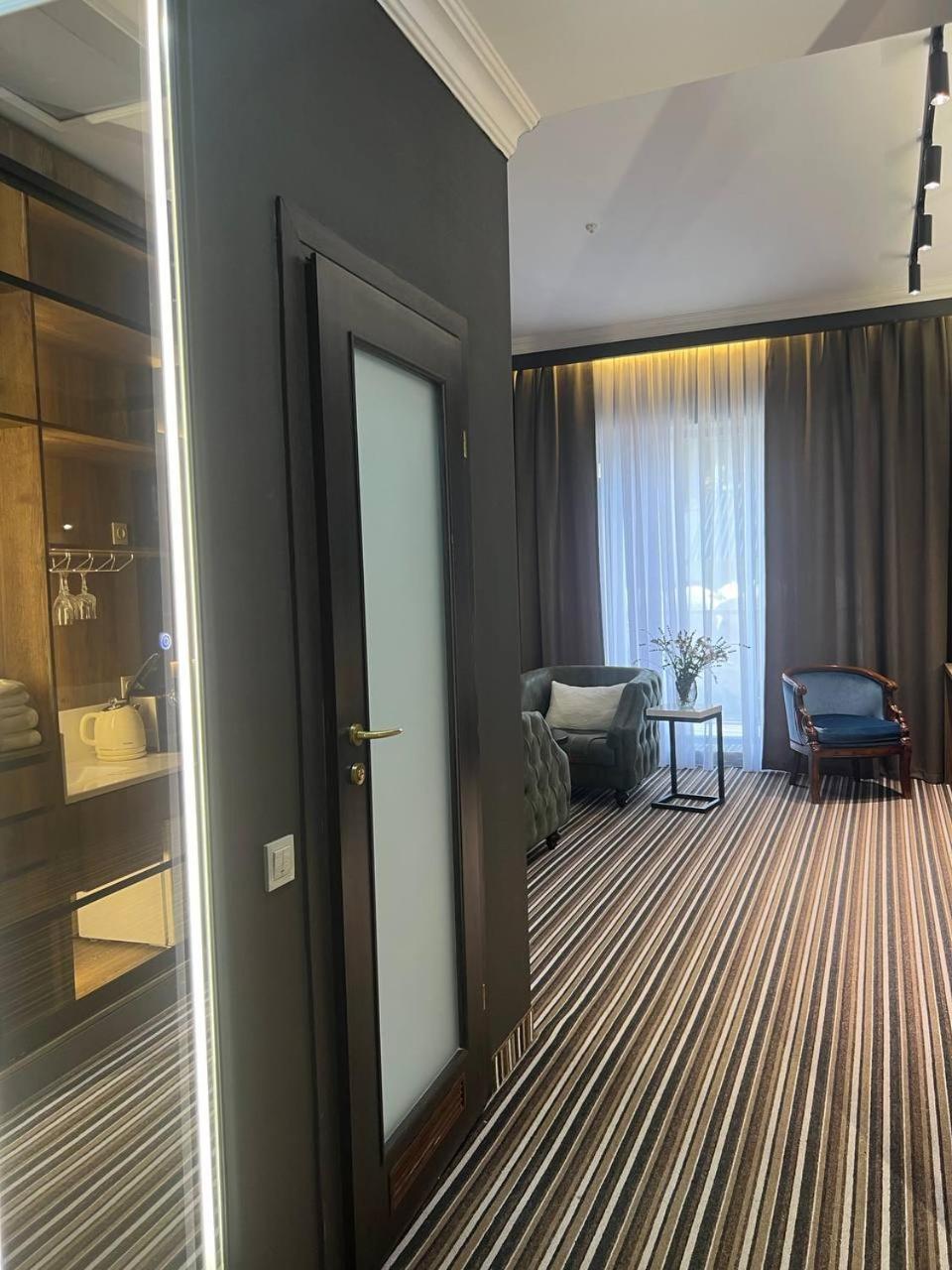 Sapar Standart Hotel شيمكنت المظهر الخارجي الصورة
