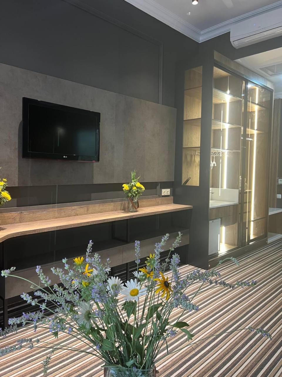 Sapar Standart Hotel شيمكنت المظهر الخارجي الصورة