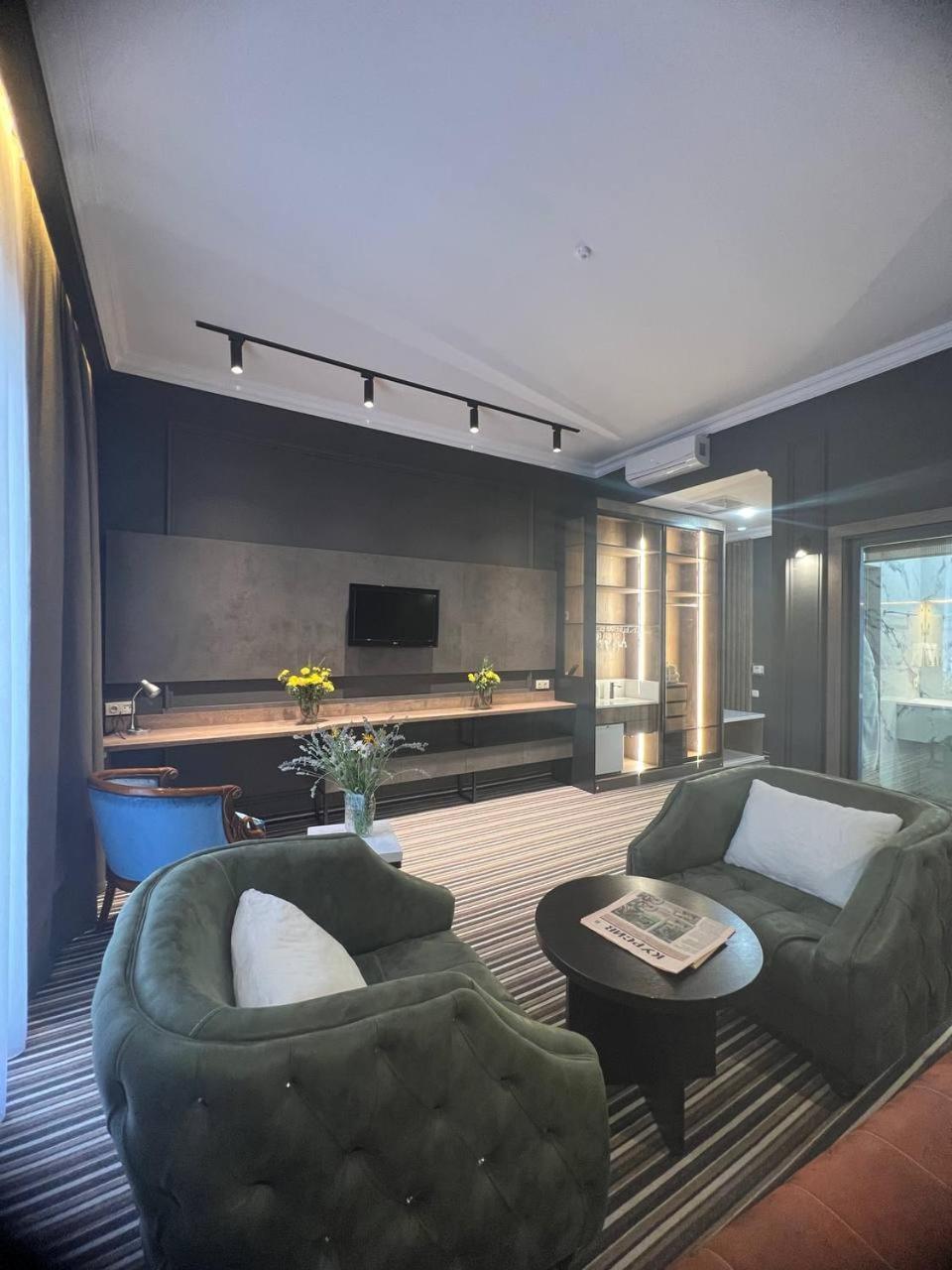 Sapar Standart Hotel شيمكنت المظهر الخارجي الصورة